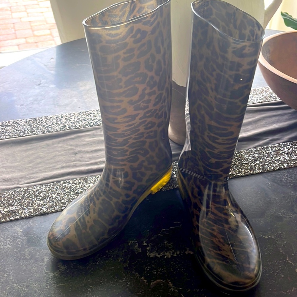 EUC Stuart Weizmann leopard rubber knee tall rain boots. XL